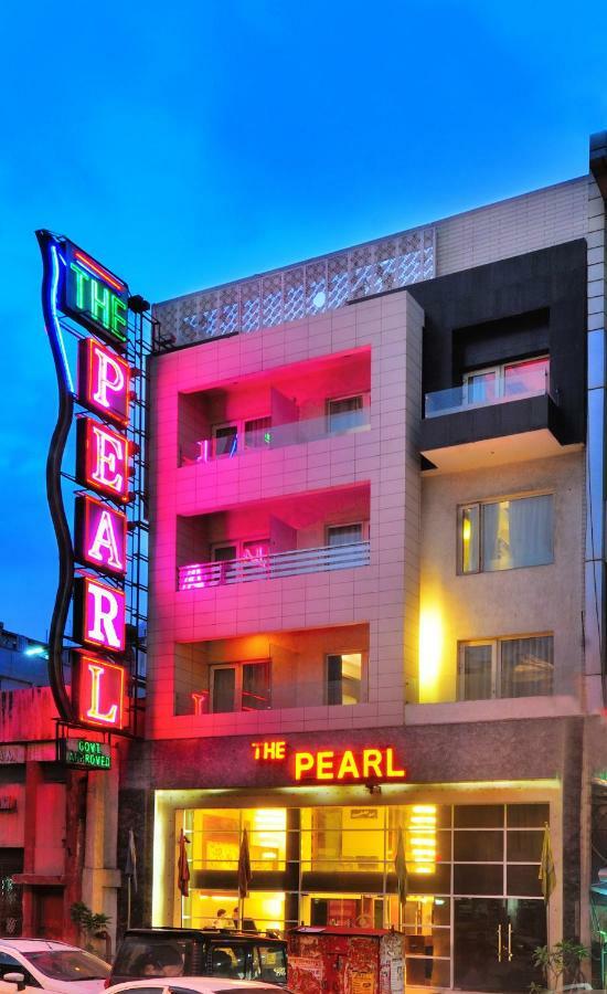 The Pearl Hotel New Delhi Eksteriør bilde